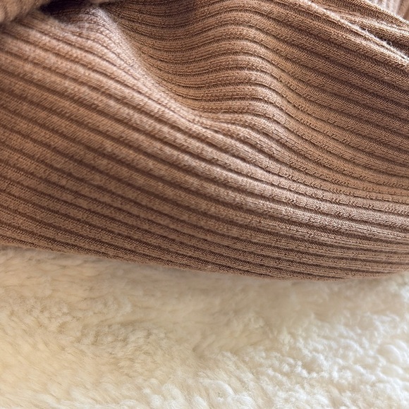 H&M Brown Ribbed Tank Top women’s size medium - Picture 4 of 5